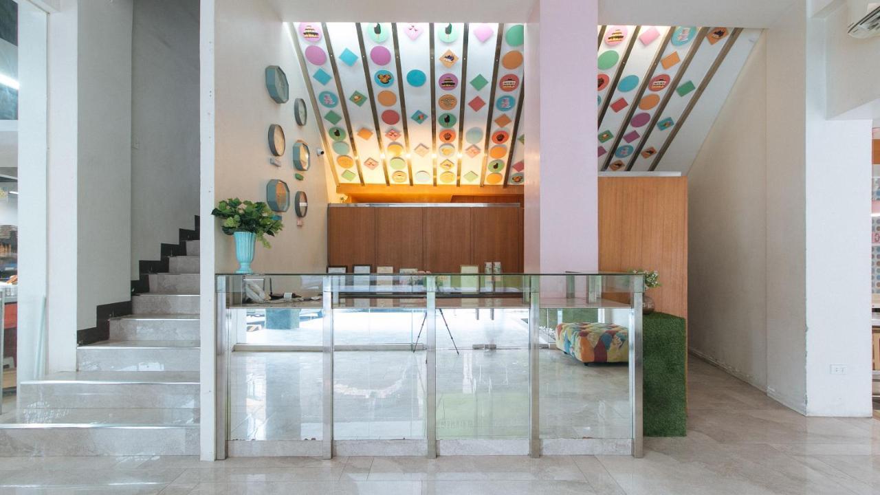 Urbanview At Lacson Street Bacolod City By Reddoorz Εξωτερικό φωτογραφία