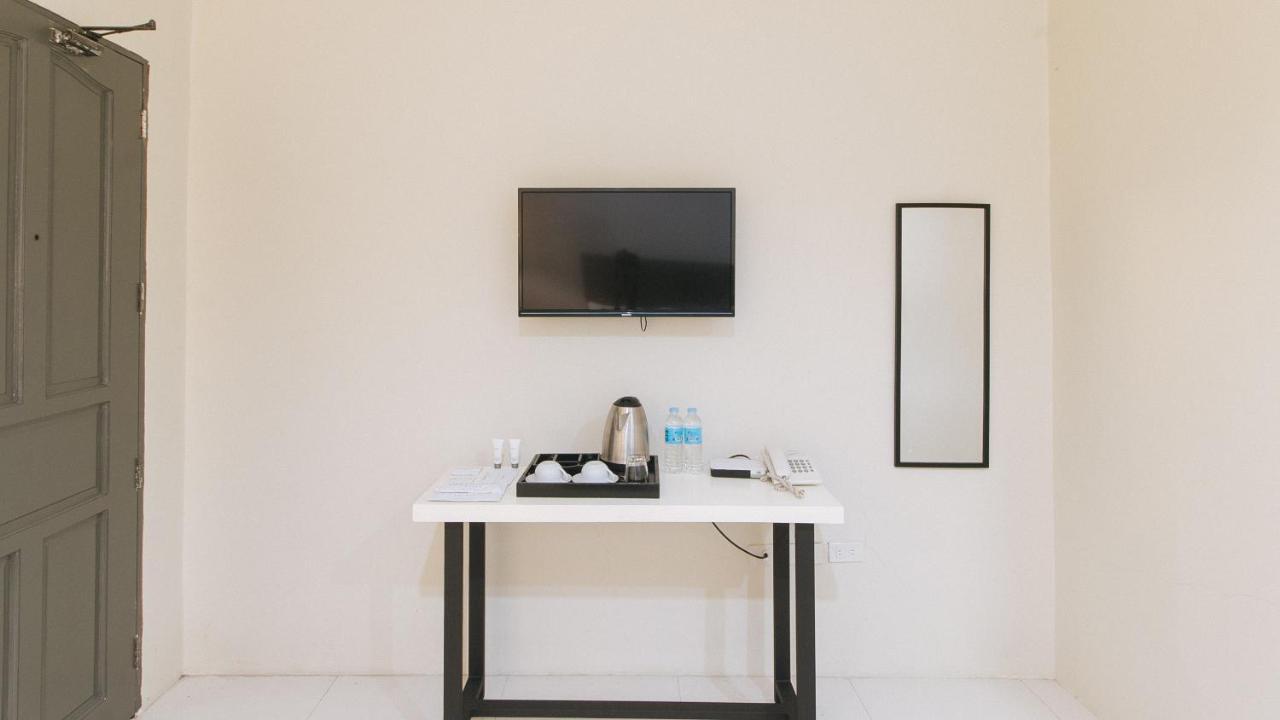 Urbanview At Lacson Street Bacolod City By Reddoorz Εξωτερικό φωτογραφία