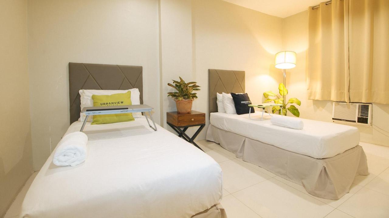 Urbanview At Lacson Street Bacolod City By Reddoorz Εξωτερικό φωτογραφία