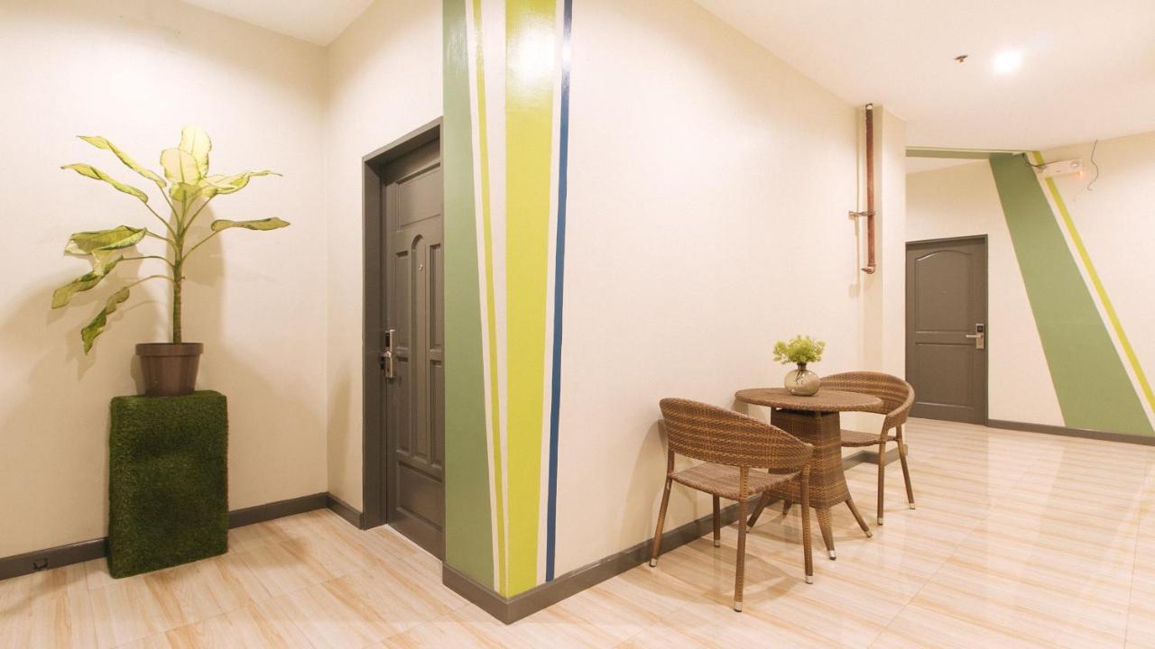 Urbanview At Lacson Street Bacolod City By Reddoorz Εξωτερικό φωτογραφία