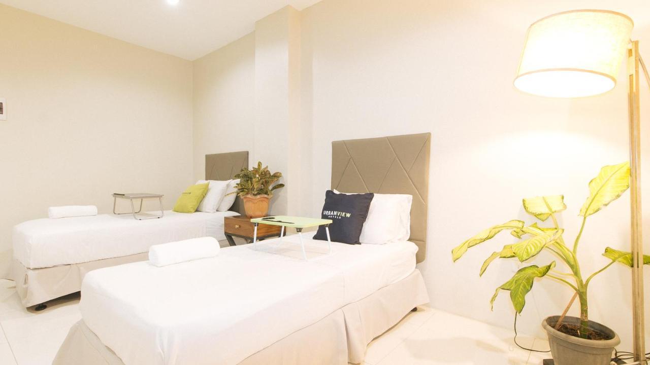 Urbanview At Lacson Street Bacolod City By Reddoorz Εξωτερικό φωτογραφία