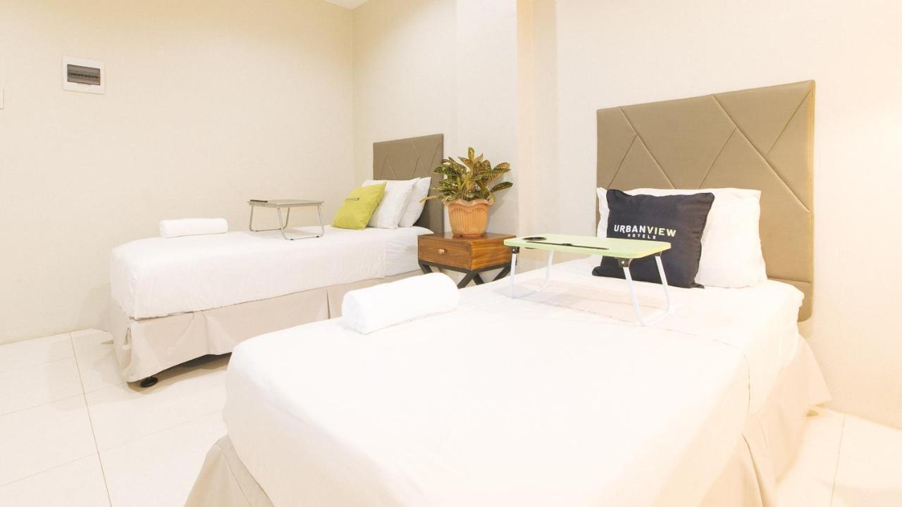 Urbanview At Lacson Street Bacolod City By Reddoorz Εξωτερικό φωτογραφία