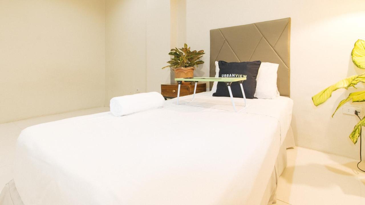 Urbanview At Lacson Street Bacolod City By Reddoorz Εξωτερικό φωτογραφία