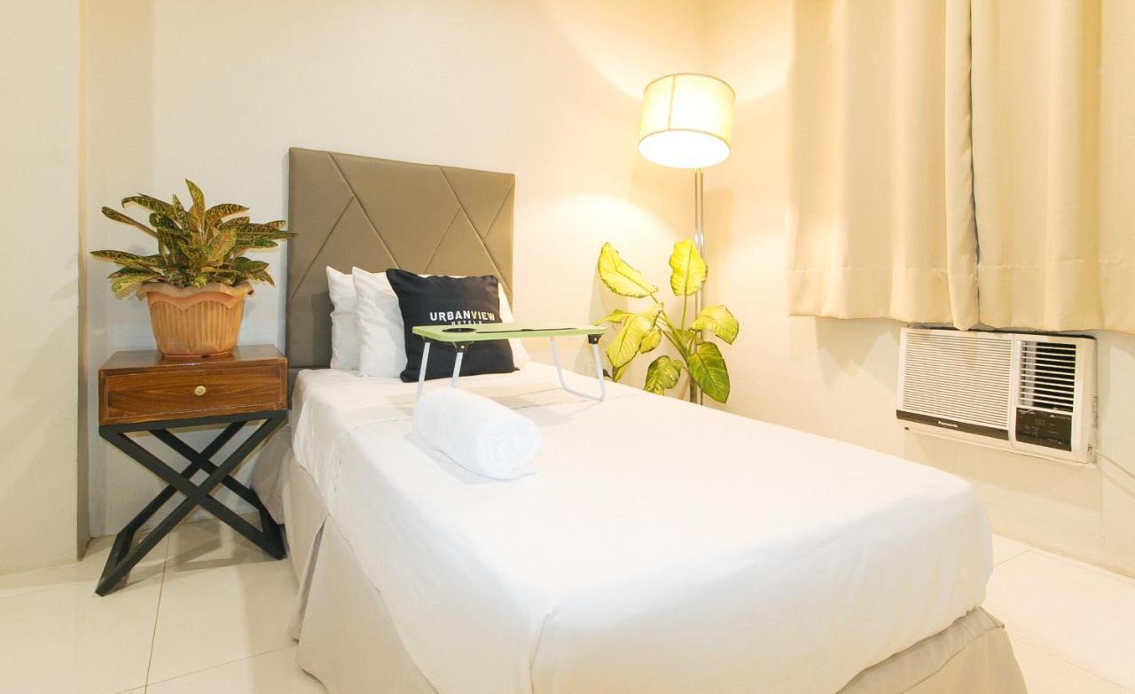 Urbanview At Lacson Street Bacolod City By Reddoorz Εξωτερικό φωτογραφία