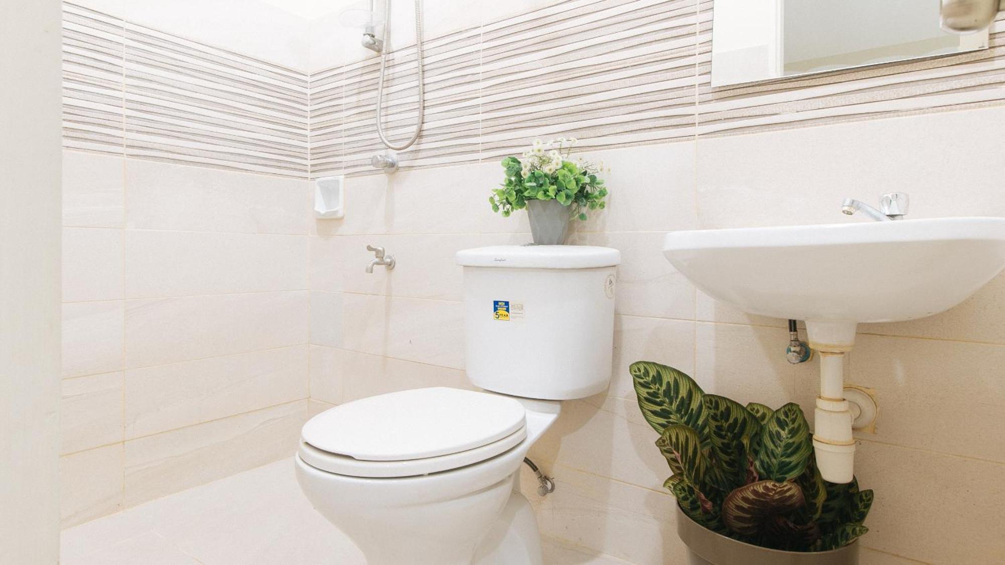 Urbanview At Lacson Street Bacolod City By Reddoorz Εξωτερικό φωτογραφία